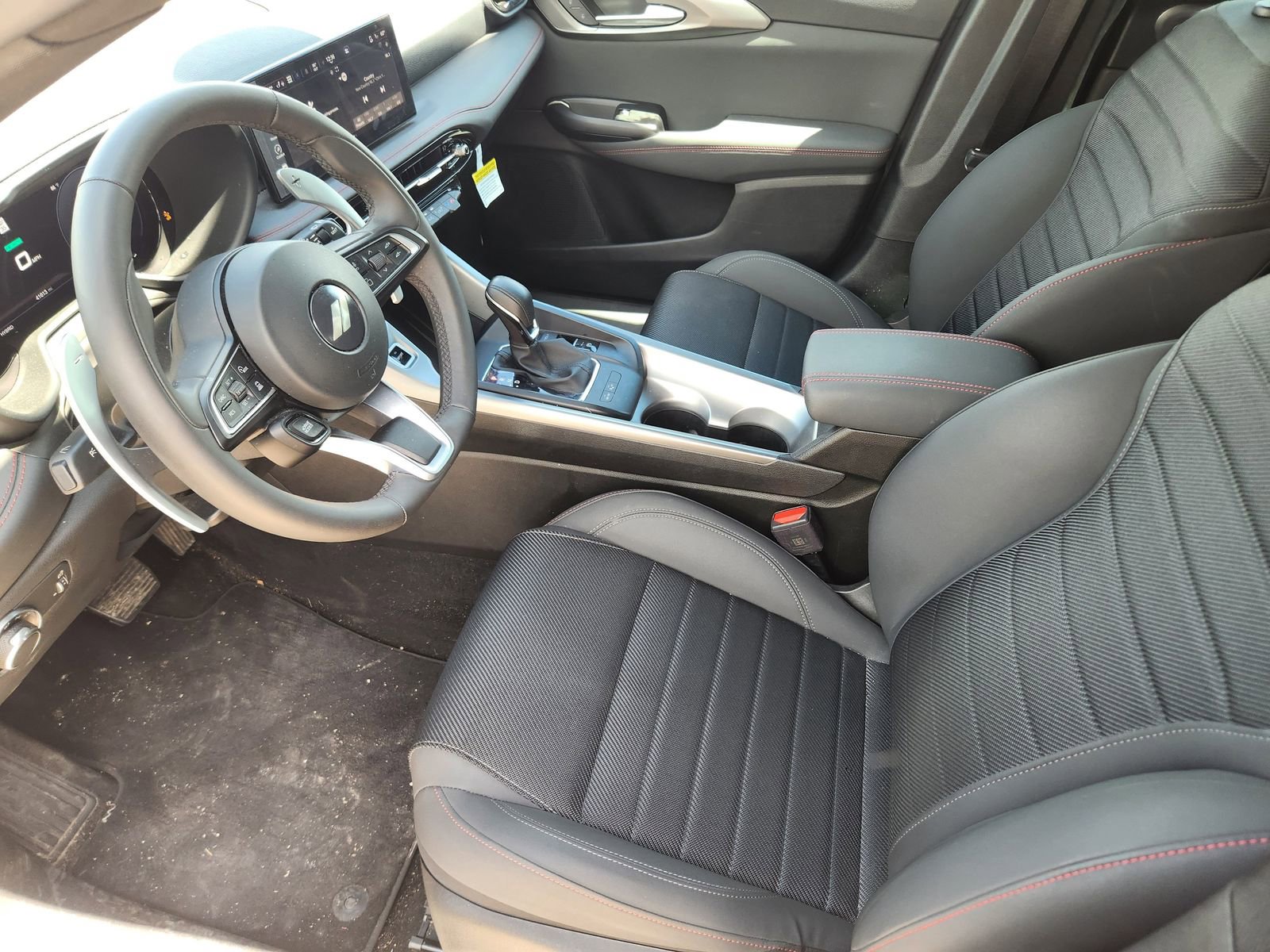 Used 2024 Dodge Hornet R/T w/ R/T Blacktop Package image 13