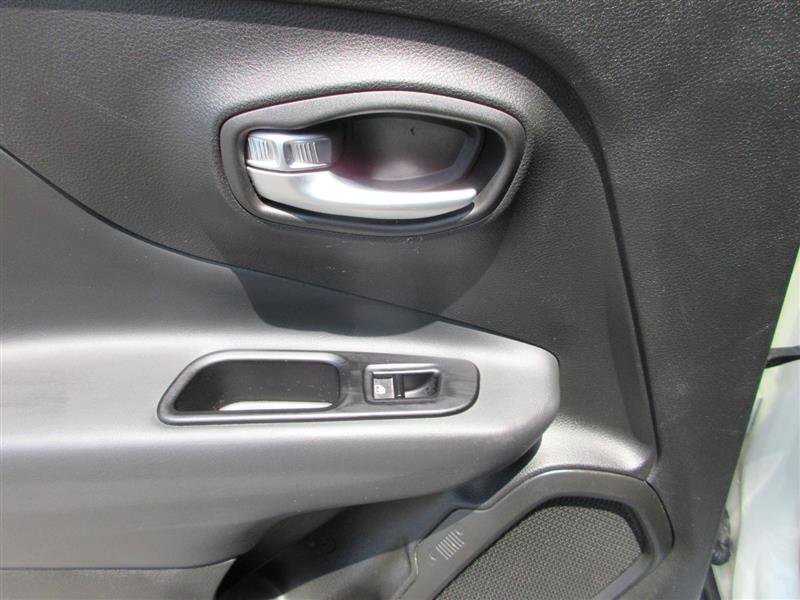 Used 2021 Jeep Renegade Trailhawk w/ Trailer Tow Group image 22