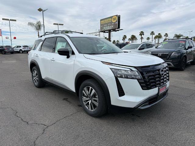 New 2026 Nissan Pathfinder SL image 1