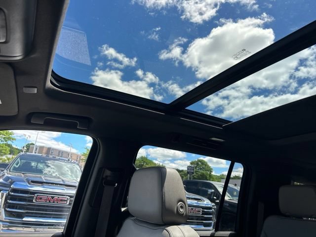 Used 2022 GMC Yukon XL SLT w/ SLT Premium Package AWD/4WD image 35