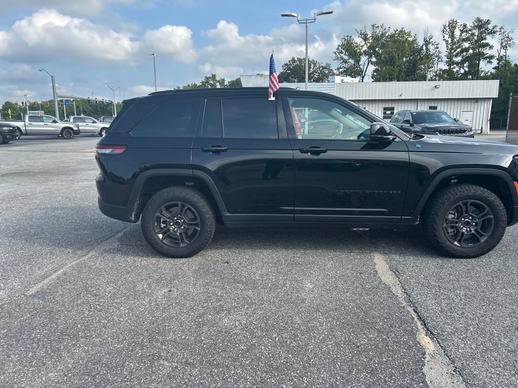 New 2024 Jeep Grand Cherokee Trailhawk w/ Luxury Tech Group III AWD/4WD image 8