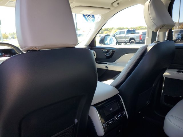 Certified 2025 Lincoln Aviator AWD w/ Jet Appearance Package image 33