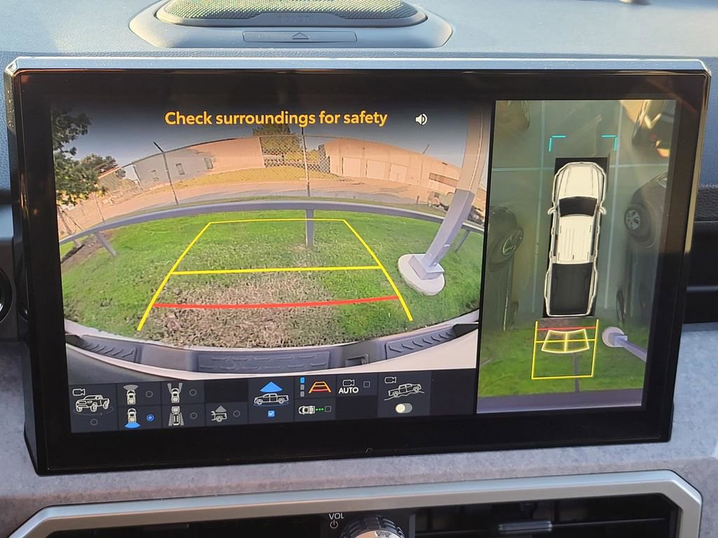 Used 2025 Toyota Tacoma 4x4 Double Cab Hybrid image 25