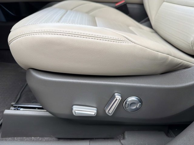Certified 2025 Lincoln Nautilus Reserve AWD/4WD image 14
