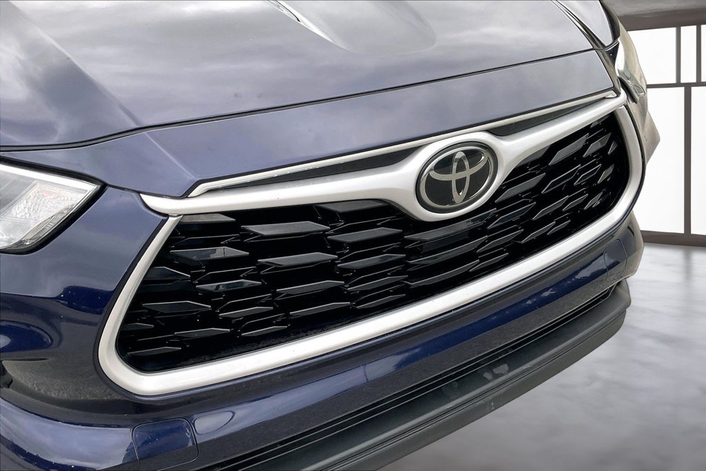 Used 2021 Toyota Highlander XLE FWD image 33