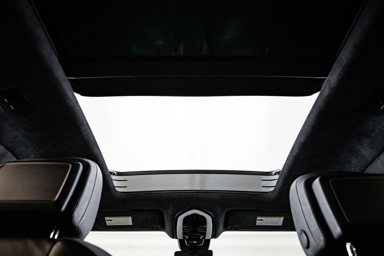 Certified 2021 Porsche Macan Turbo AWD/4WD image 30