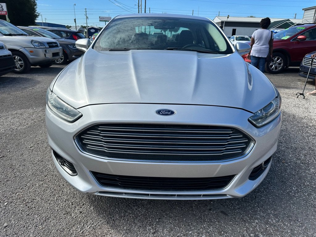 Used 2014 Ford Fusion Titanium FWD image 2