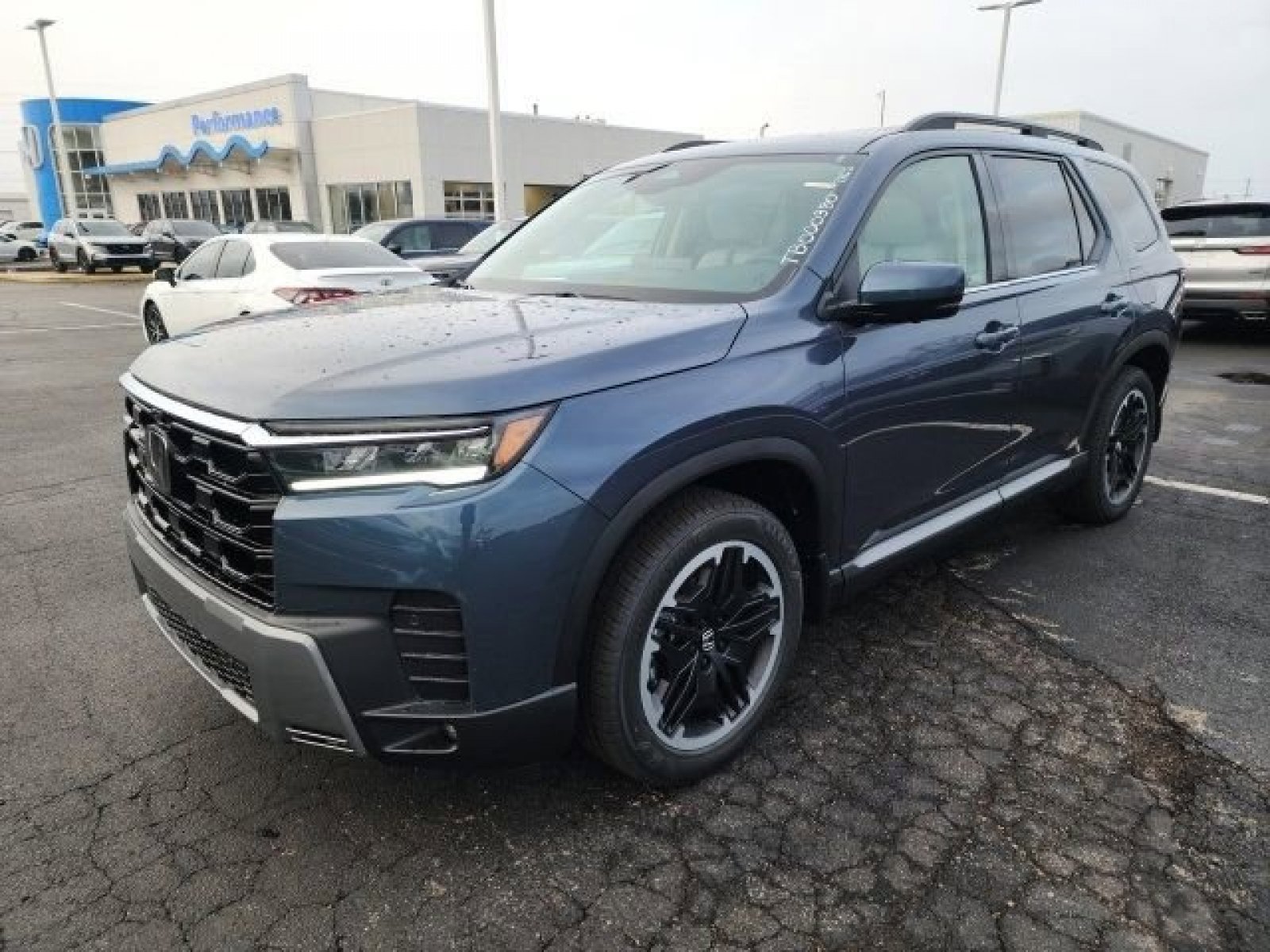 New 2026 Honda Pilot Touring image 3