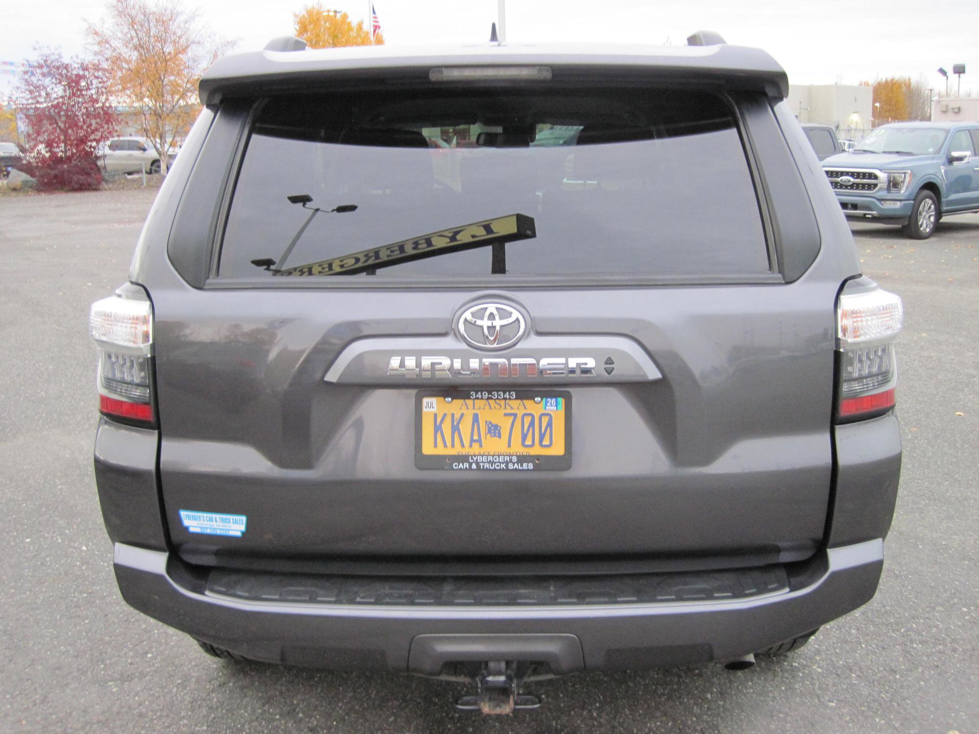 Used 2023 Toyota 4Runner SR5 AWD/4WD image 5
