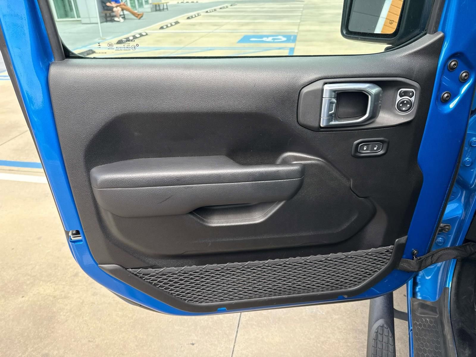 Used 2025 Jeep Gladiator Sport image 18