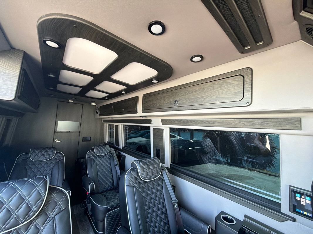 Used 2023 Mercedes-Benz Sprinter 3500 image 26