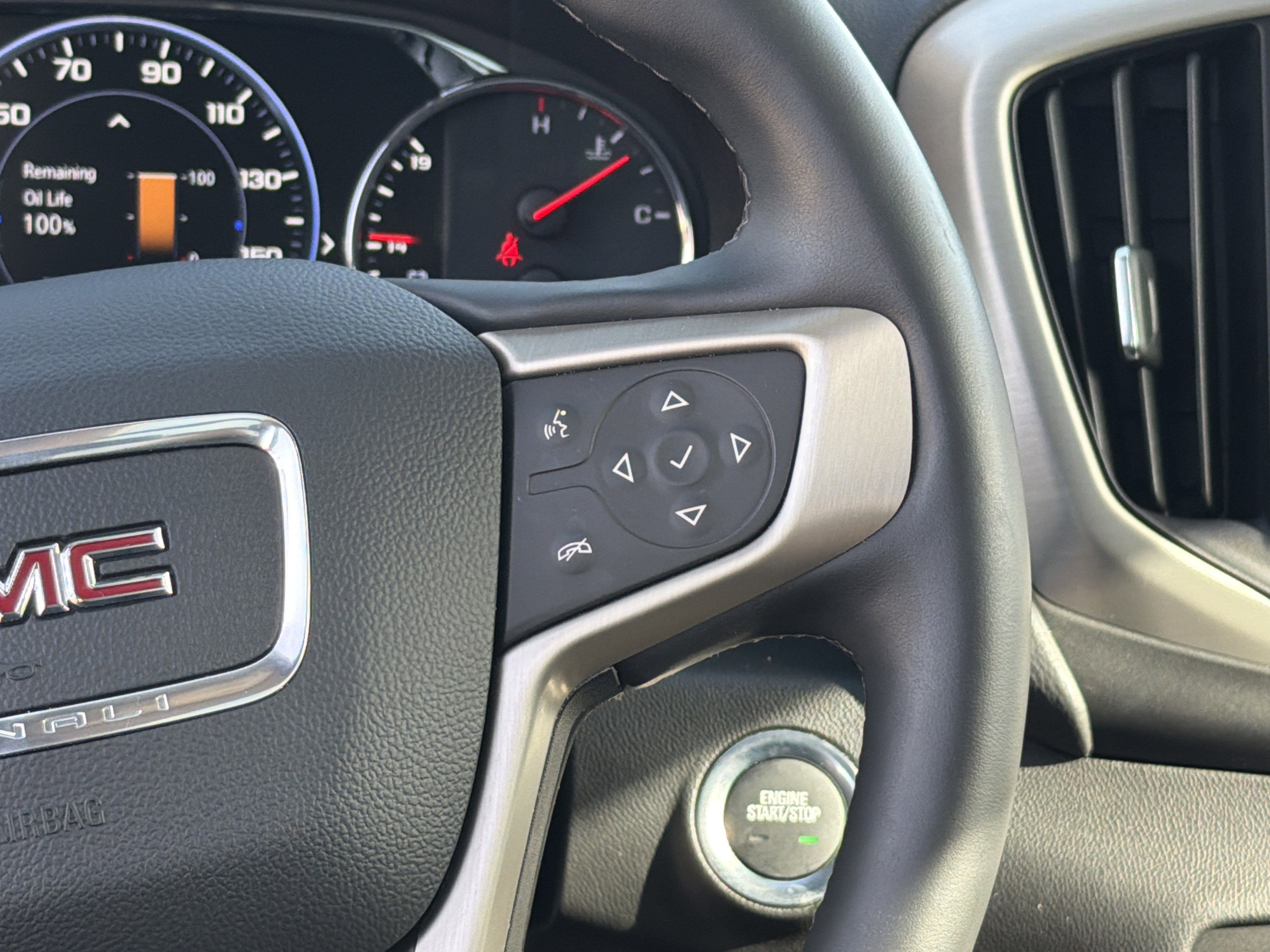 Used 2024 GMC Terrain Denali w/ Denali Premium Package image 28