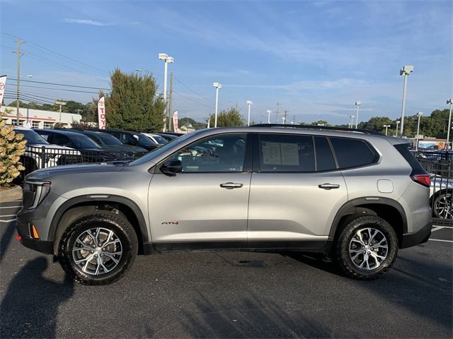 Used 2024 GMC Acadia AT4 w/ Luxury Package image 5
