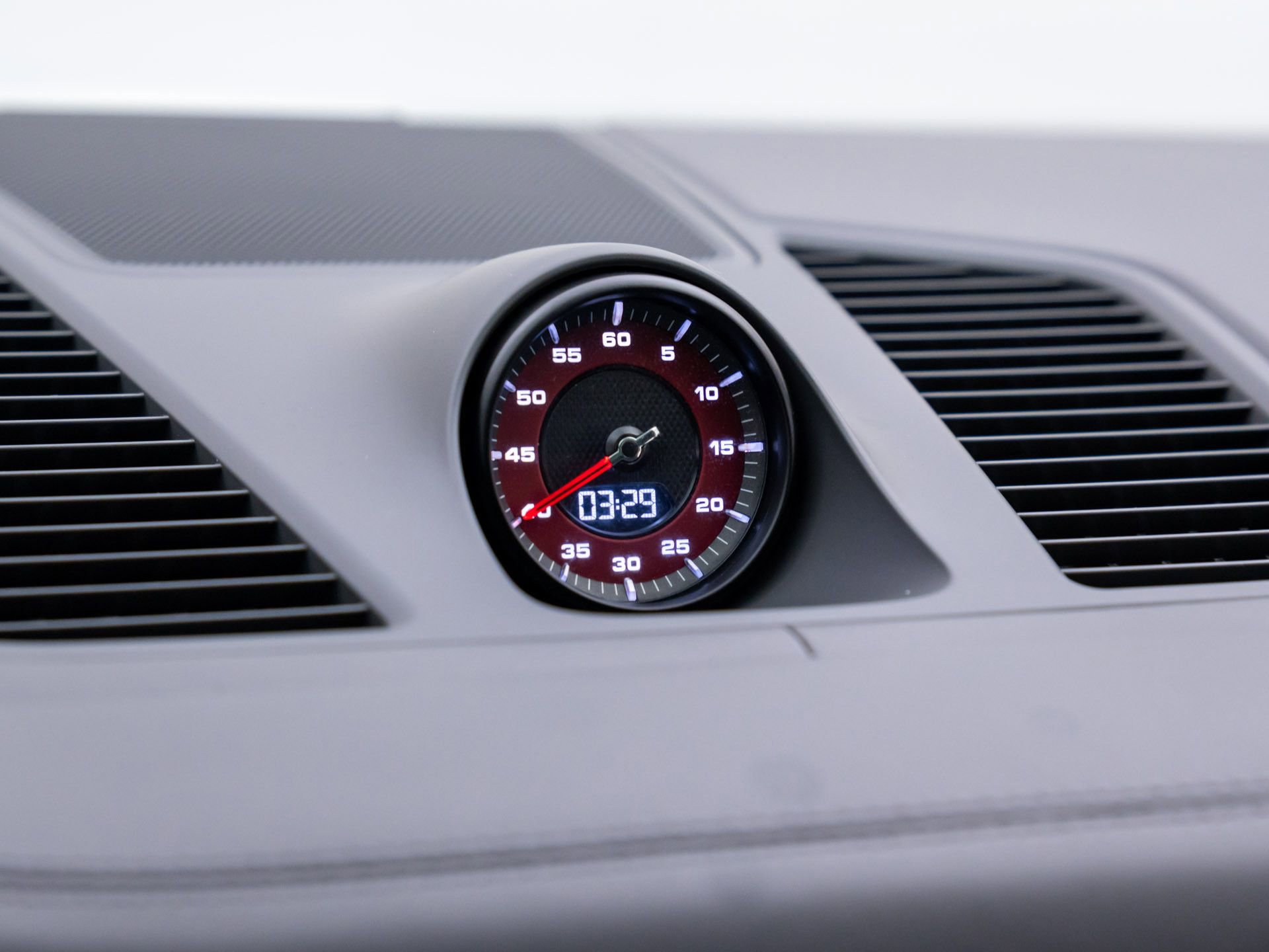 Used 2020 Porsche Cayenne Turbo image 22