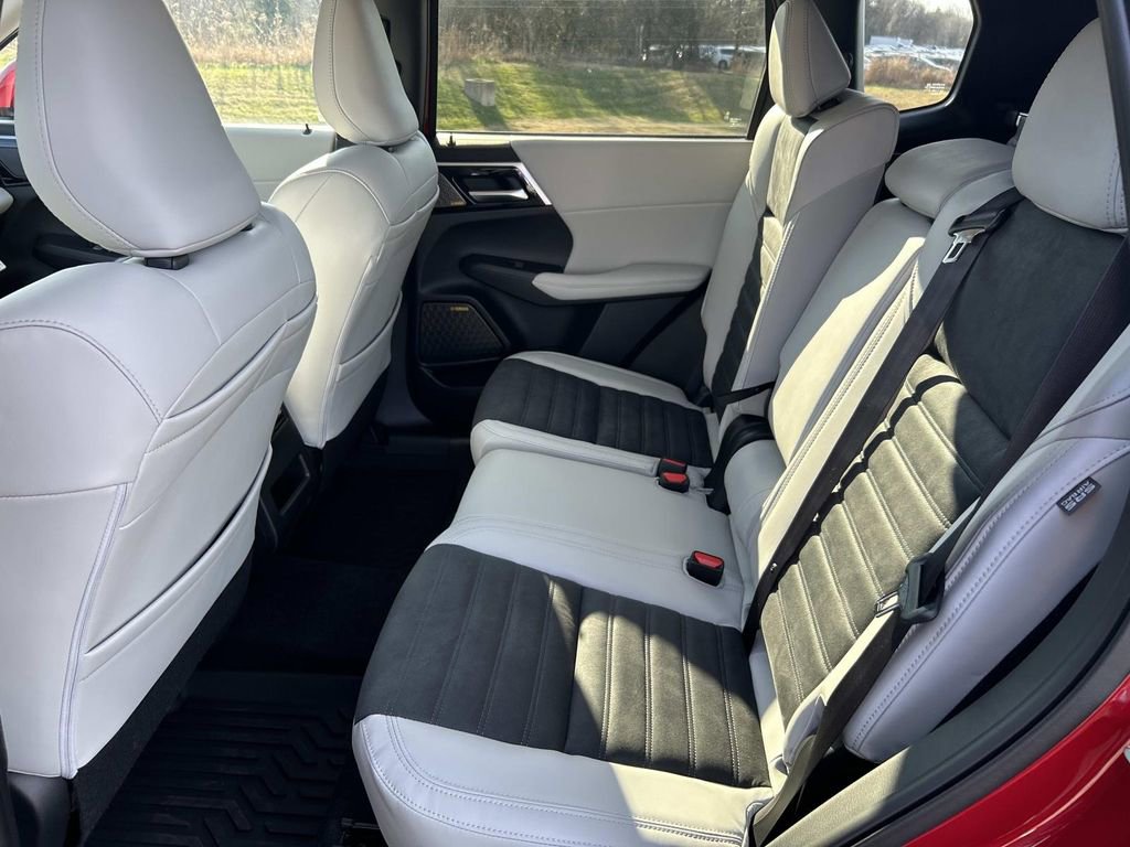 New 2026 Mitsubishi Outlander SE FWD image 19