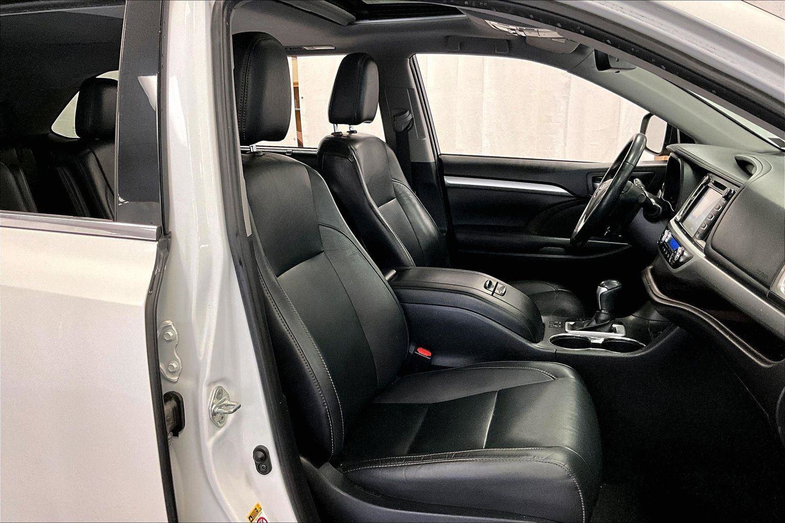 Used 2019 Toyota Highlander XLE image 7