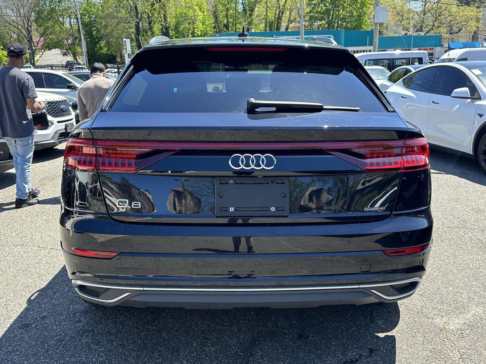 Used 2019 Audi Q8 Premium Plus w/ Premium Plus AWD/4WD image 3