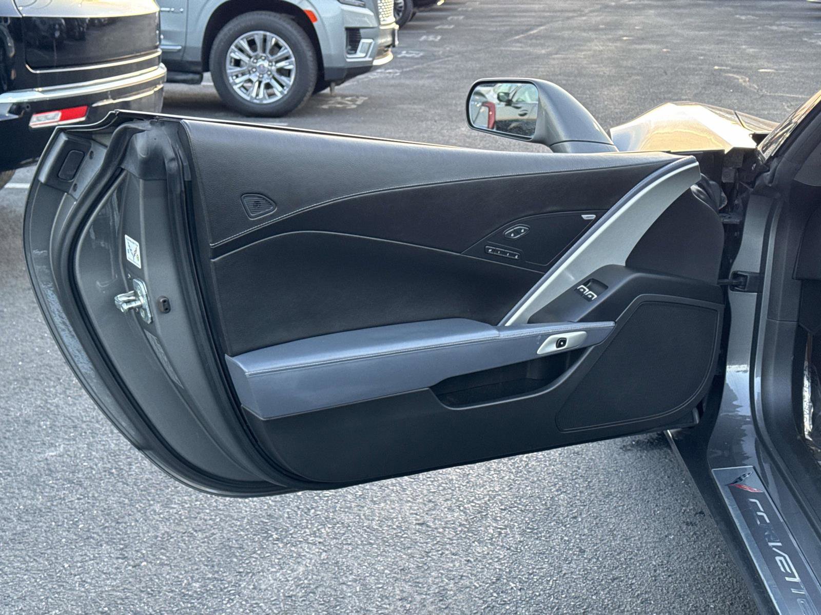 Used 2015 Chevrolet Corvette Z06 w/ 2LZ Preferred Equipment Group image 19