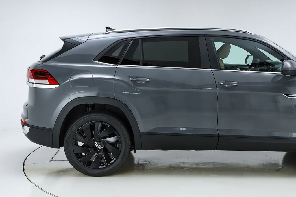 New 2026 Volkswagen Atlas Cross Sport SE image 11