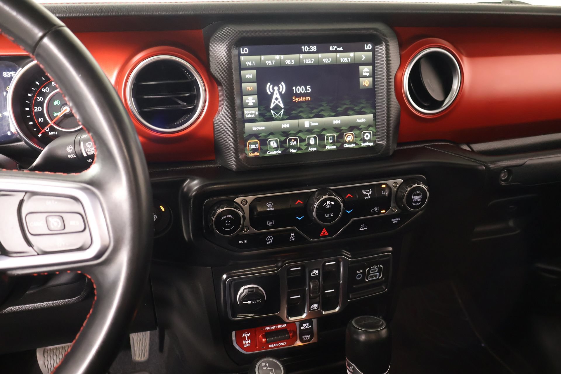Used 2022 Jeep Gladiator Rubicon w/ Trailer Tow Package AWD/4WD image 5