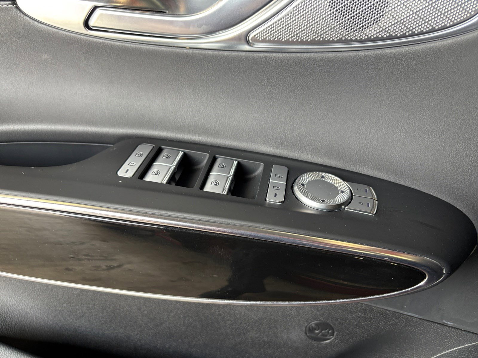 Used 2023 Genesis GV70 2.5T image 18