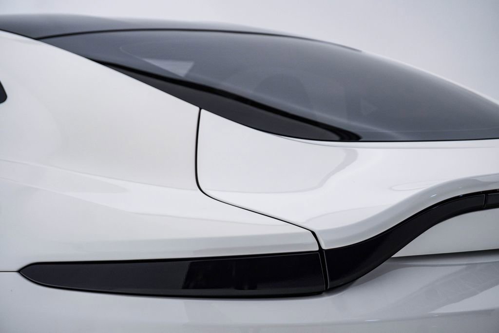 Used 2019 Aston Martin V8 Vantage Coupe image 13