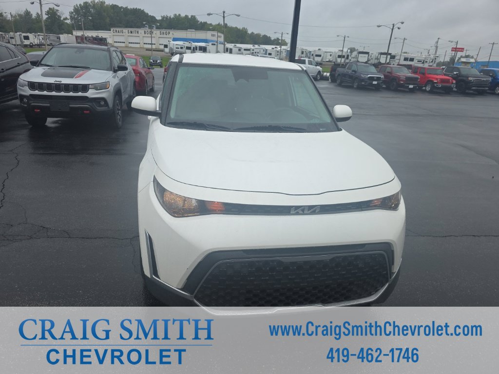 Used 2025 Kia Soul LX w/ LX Technology Package FWD image 9