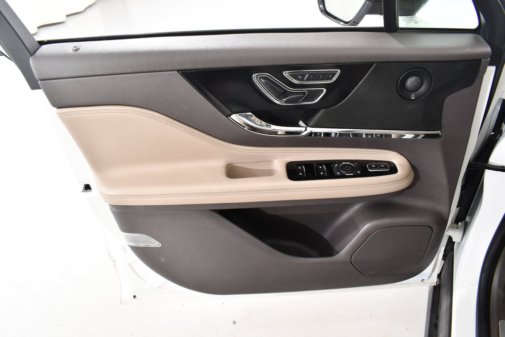 Used 2021 Lincoln Corsair Reserve AWD/4WD image 24