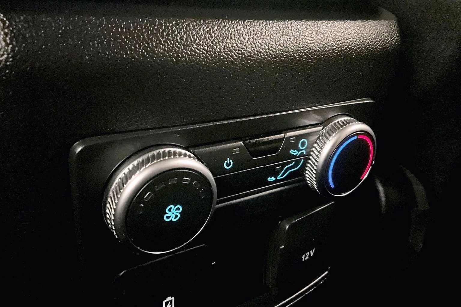 Certified 2020 Ford Explorer XLT w/ Class III Trailer Tow Package image 33