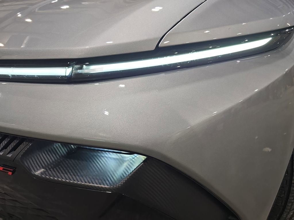 New 2025 Chevrolet Equinox EV RS w/ LPO, Illumination Package image 32