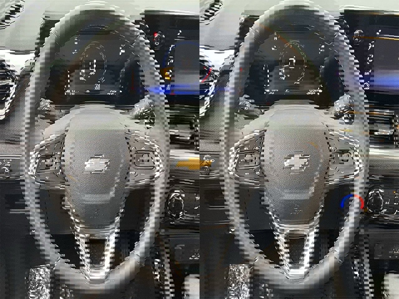 Used 2024 Chevrolet TrailBlazer LT w/ LT Cold Weather Package image 18