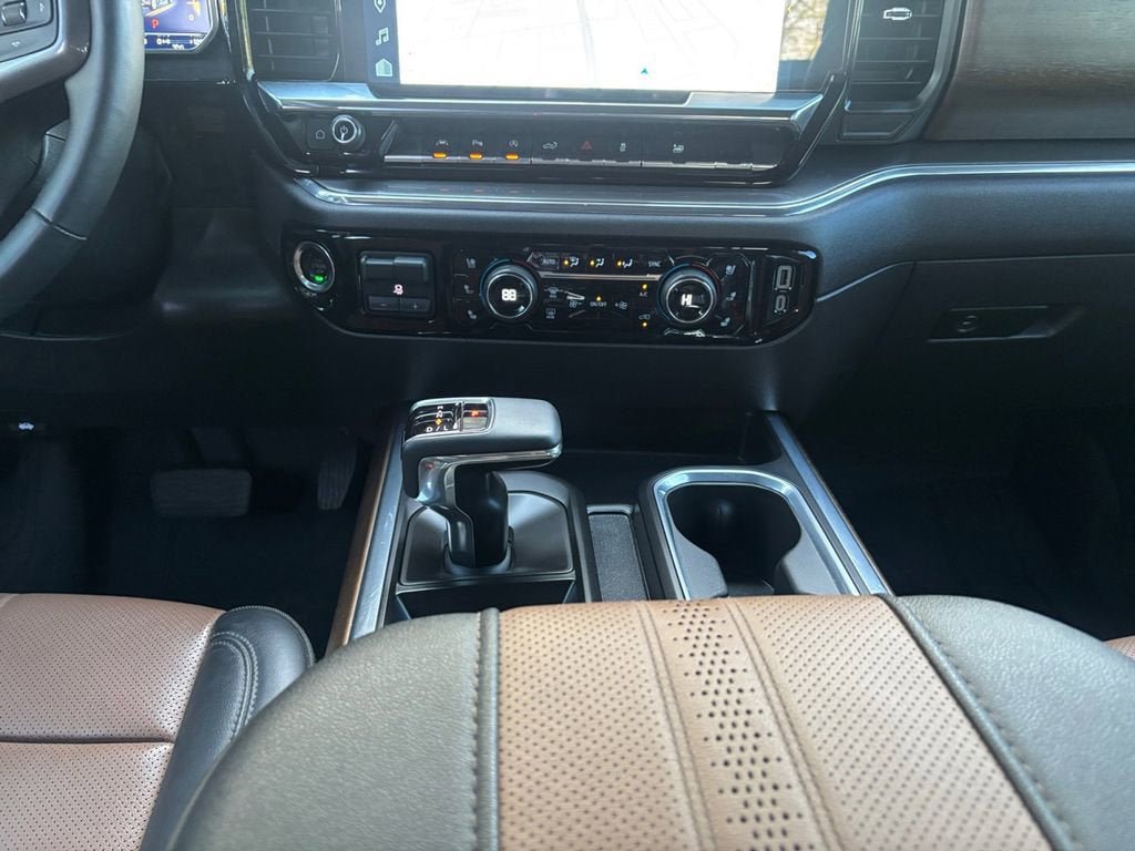 Used 2024 Chevrolet Silverado 1500 High Country w/ Technology Package image 13