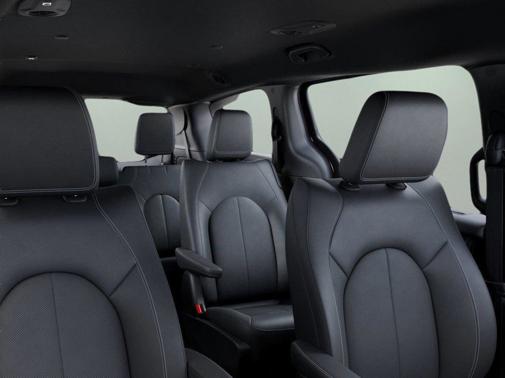 New 2026 Chrysler Voyager LX FWD image 20