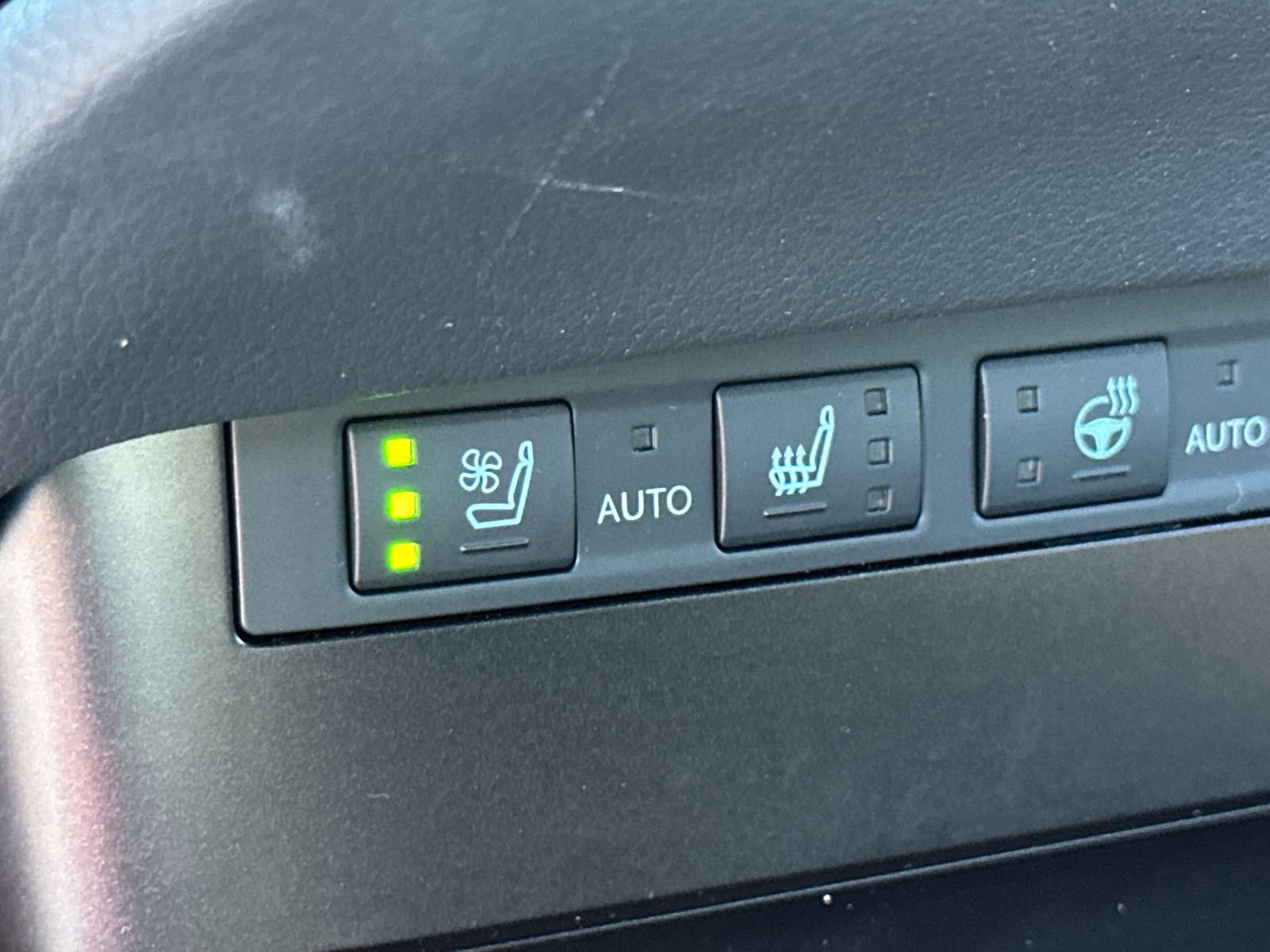 Used 2025 Lexus ES 350 w/ Premium Package image 32