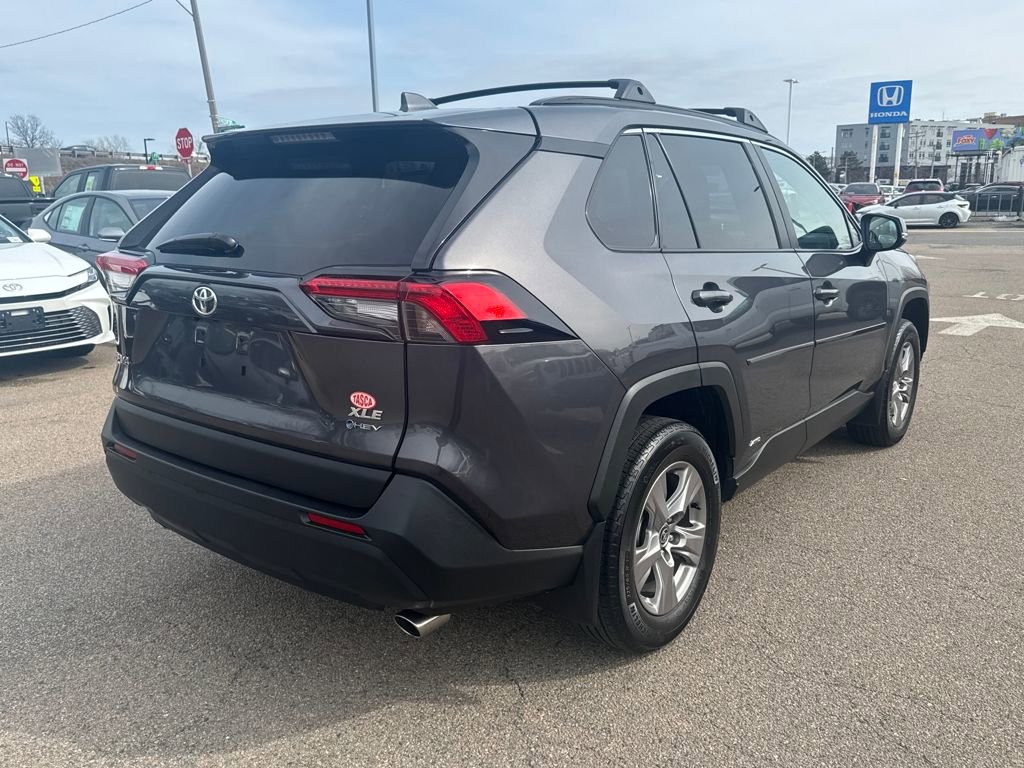 Used 2025 Toyota RAV4 XLE w/ Convenience Package image 9