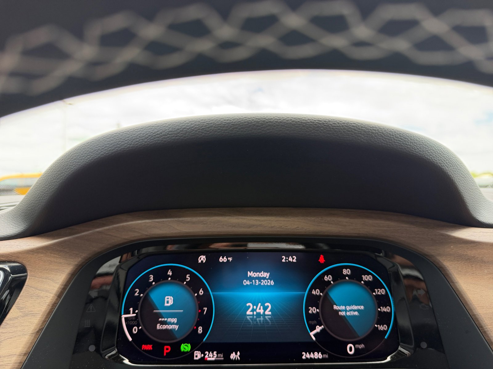 Used 2024 Volkswagen Atlas SE w/ Panoramic Sunroof Package AWD/4WD image 10