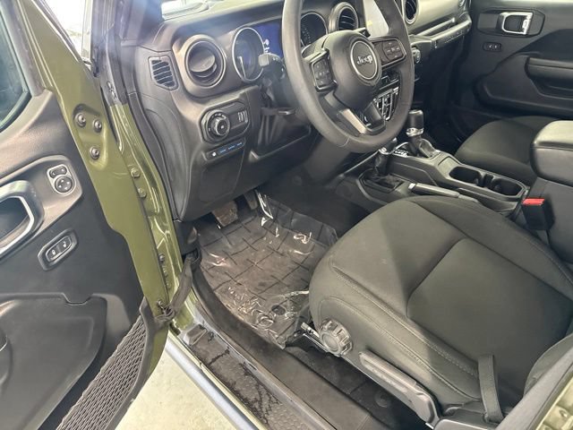 Used 2023 Jeep Wrangler Unlimited w/ Cold Weather Group AWD/4WD image 16
