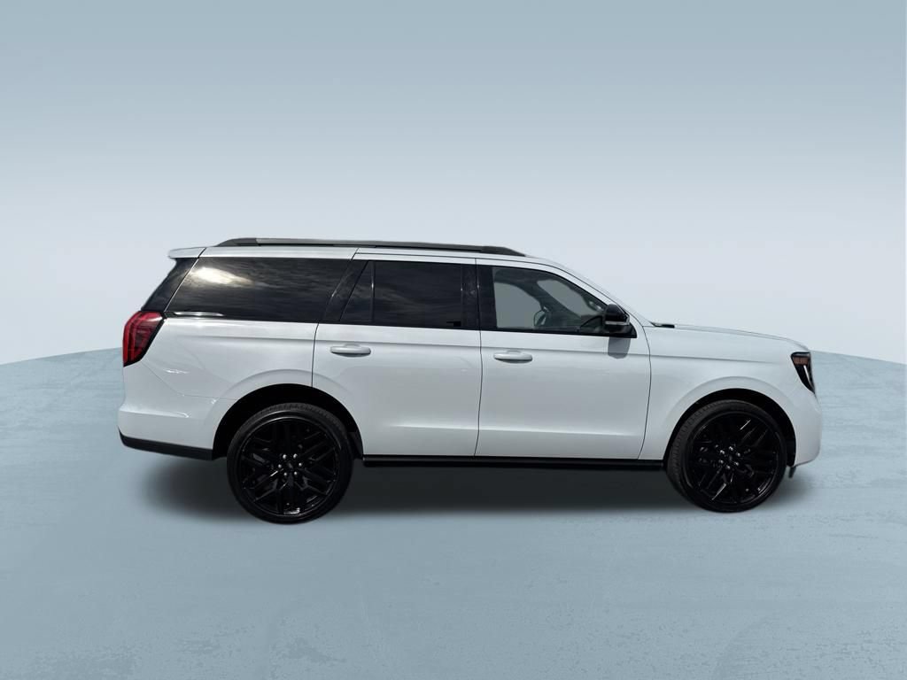 Used 2026 Ford Expedition Platinum w/ Stealth Performance Package AWD/4WD image 9