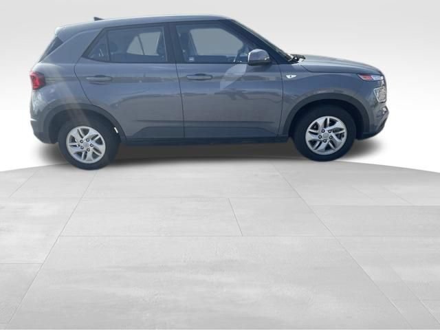 Used 2021 Hyundai Venue SE FWD image 9