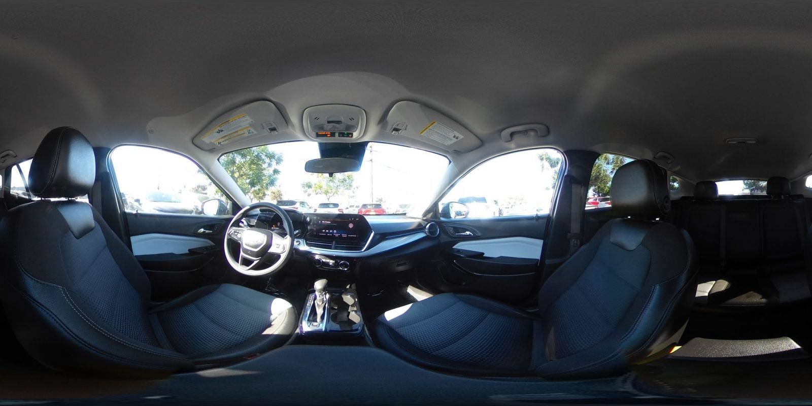 Used 2025 Chevrolet Trax LT FWD image 42