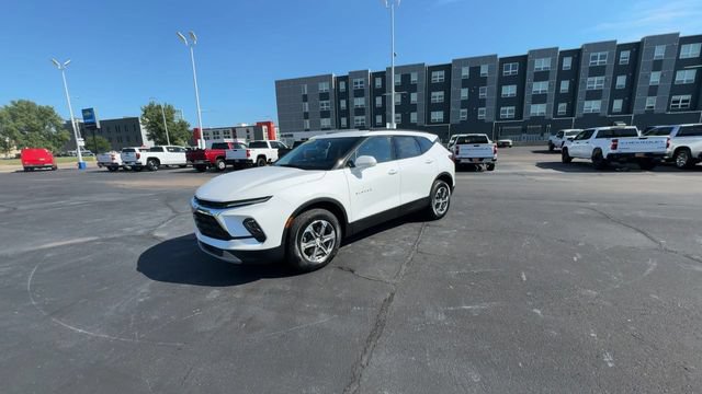 Used 2023 Chevrolet Blazer LT w/ Convenience Package FWD image 4
