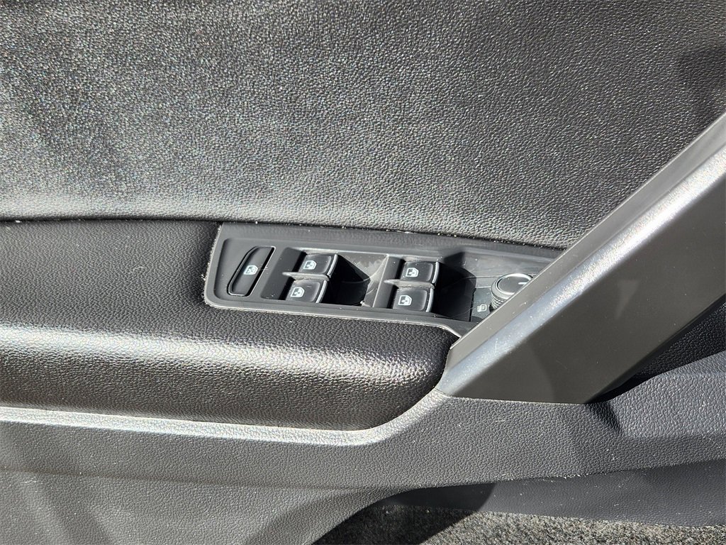 Used 2021 Volkswagen Tiguan image 11