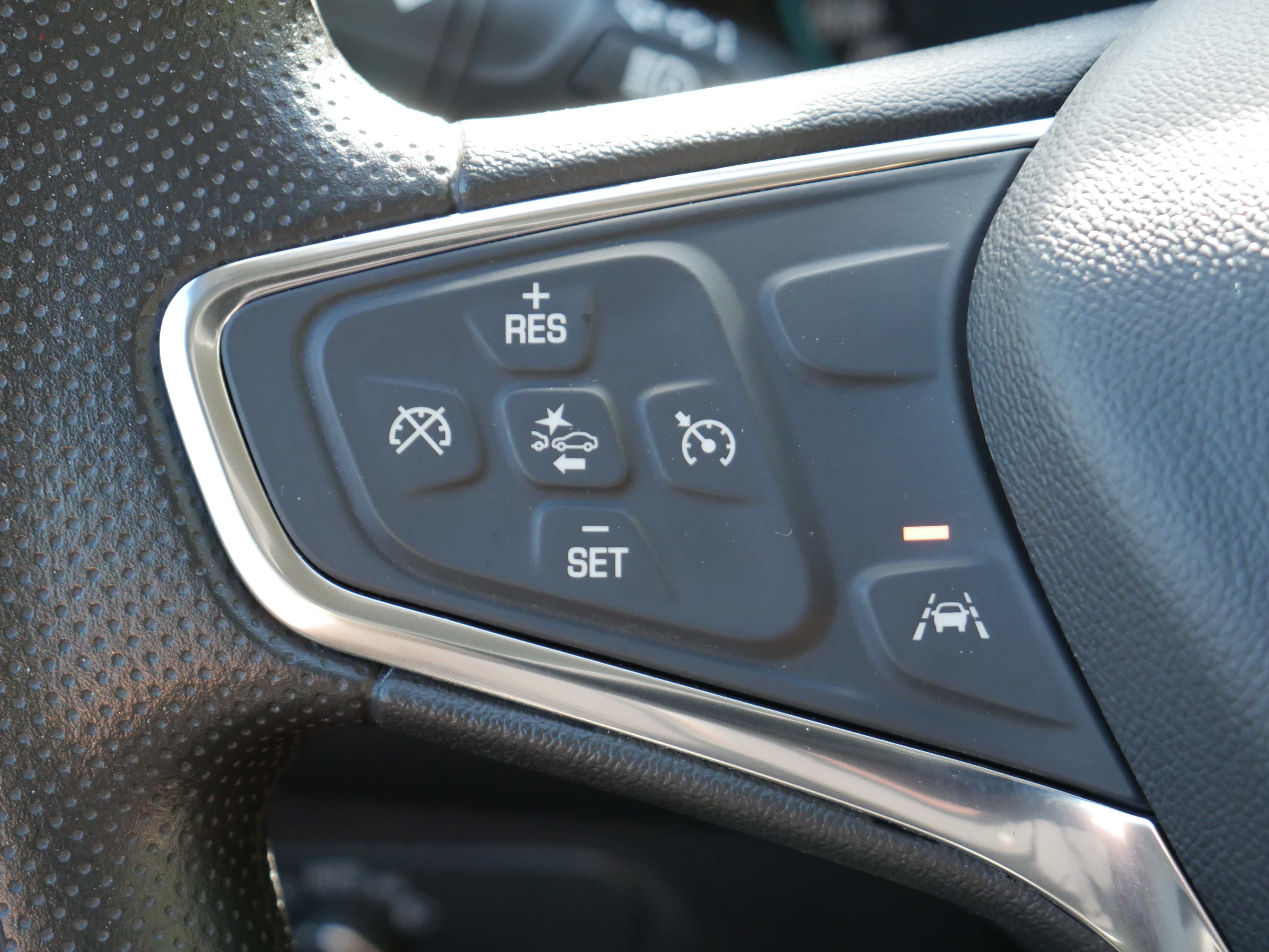 Used 2021 Chevrolet Equinox LS w/ LS Convenience Package AWD/4WD image 25