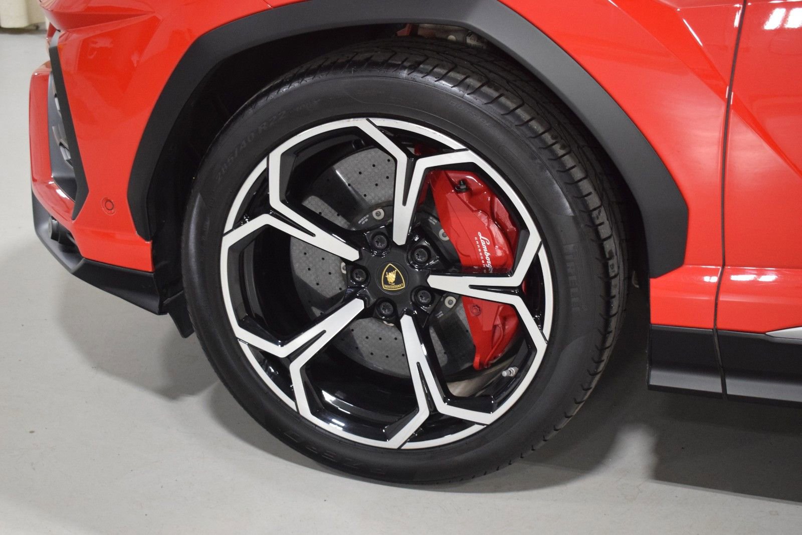 Used 2019 Lamborghini Urus AWD/4WD image 5