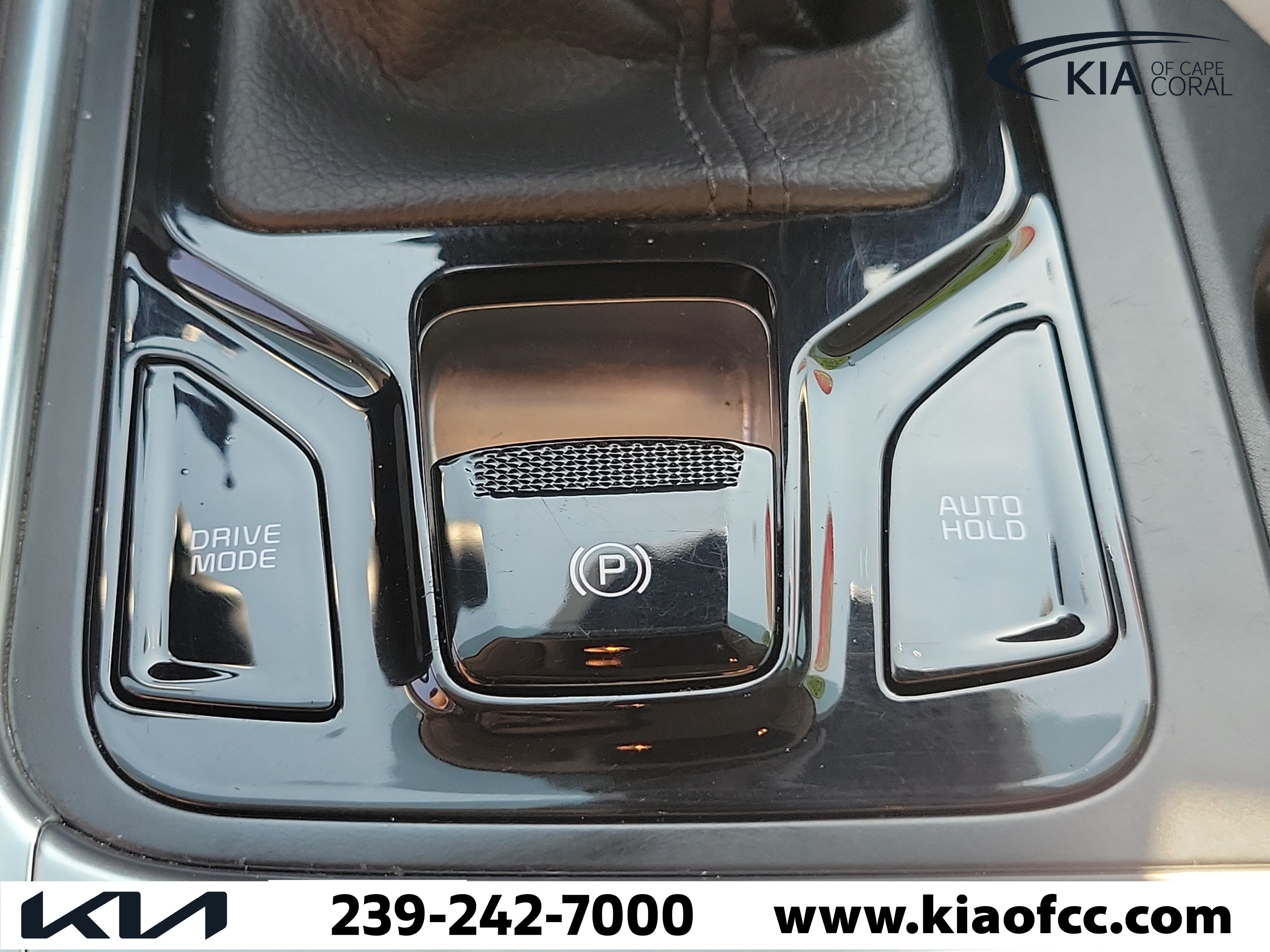 Certified 2025 Kia Carnival EX FWD image 29