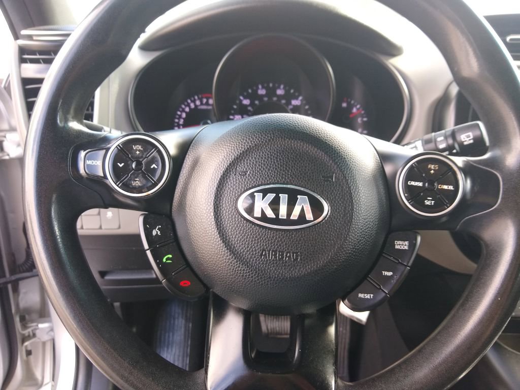 Used 2017 Kia Soul + image 27