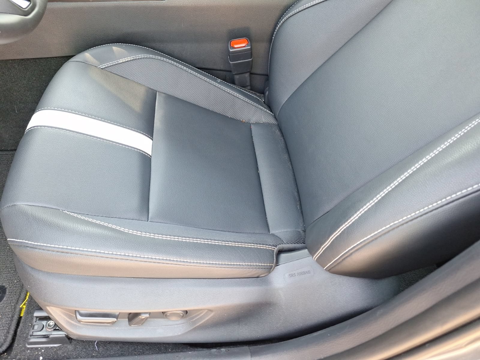 Used 2026 Toyota Camry SE FWD image 16