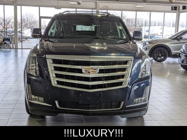 Used 2019 Cadillac Escalade ESV Luxury image 3