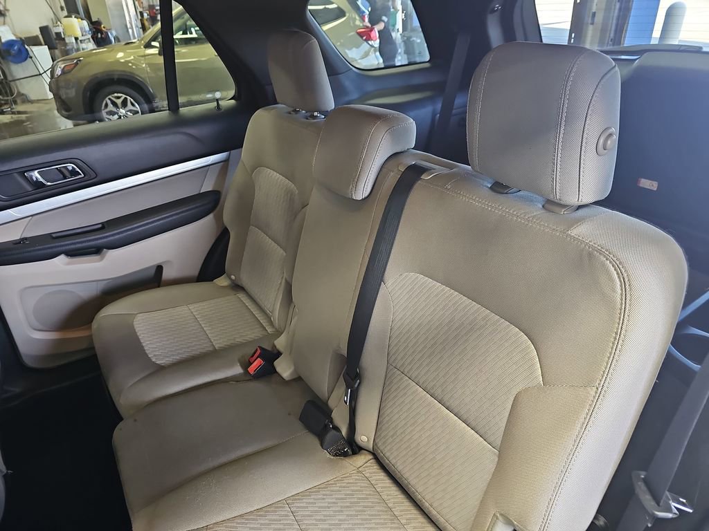Used 2018 Ford Explorer FWD image 13