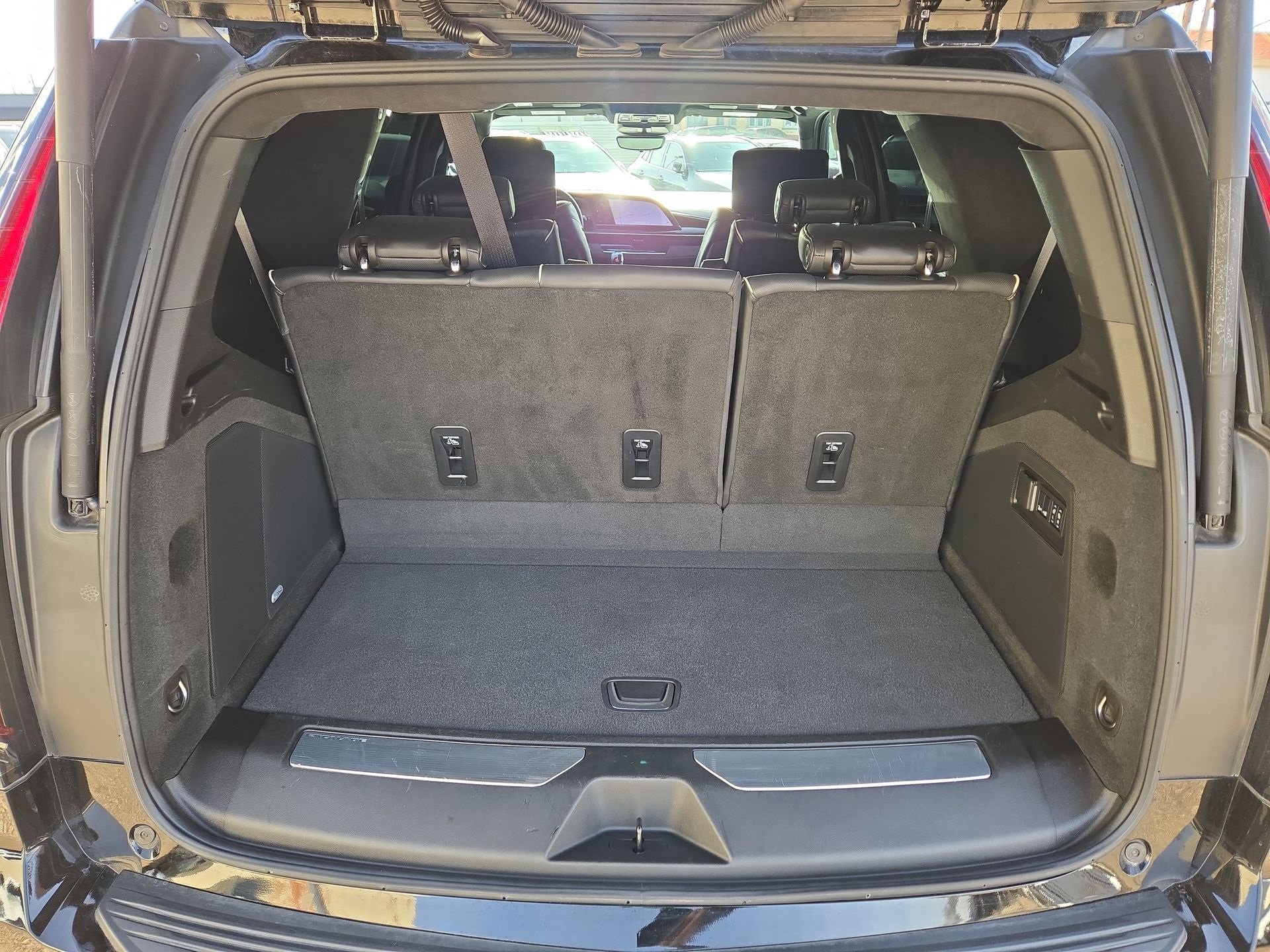 Certified 2024 Cadillac Escalade Sport Platinum w/ LPO, ONYX Package image 12